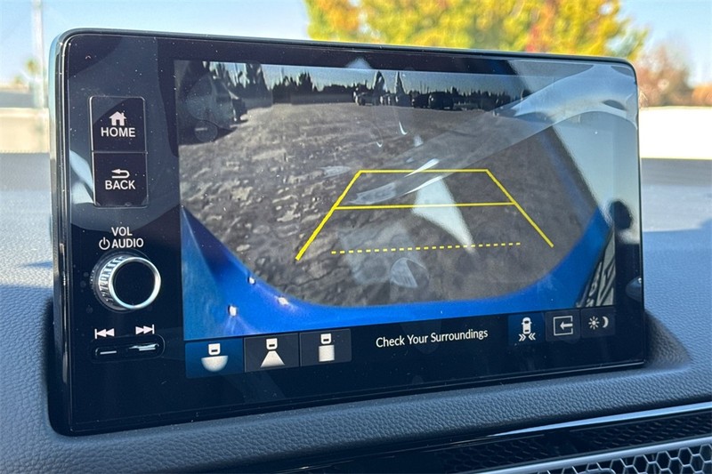 Honda Civic Hatchback Hybrid Vehicle Full-screen Gallery Image 16