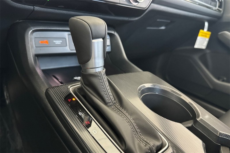 Honda Civic Hatchback Hybrid Vehicle Full-screen Gallery Image 18