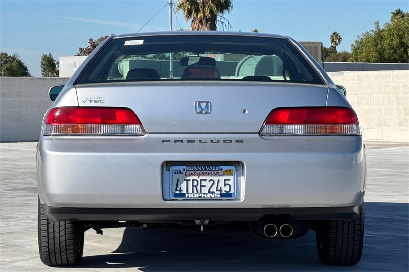 Honda Prelude Vehicle Full-screen Gallery Image 04