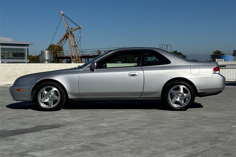 Honda Prelude Vehicle Full-screen Gallery Image 06