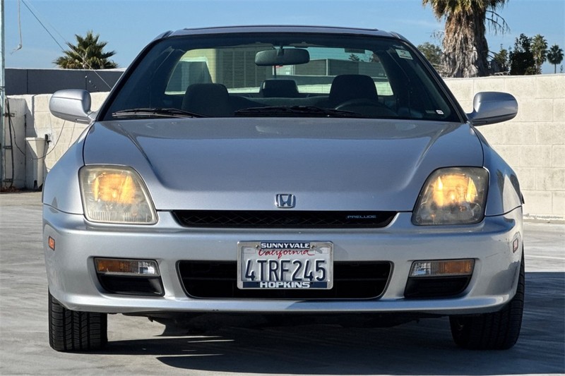 Honda Prelude Vehicle Full-screen Gallery Image 08