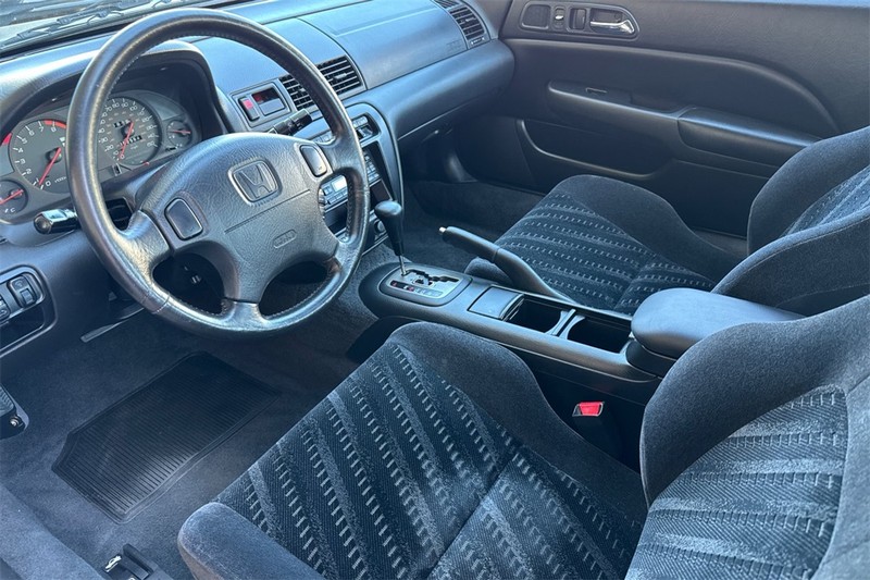 Honda Prelude Vehicle Full-screen Gallery Image 09