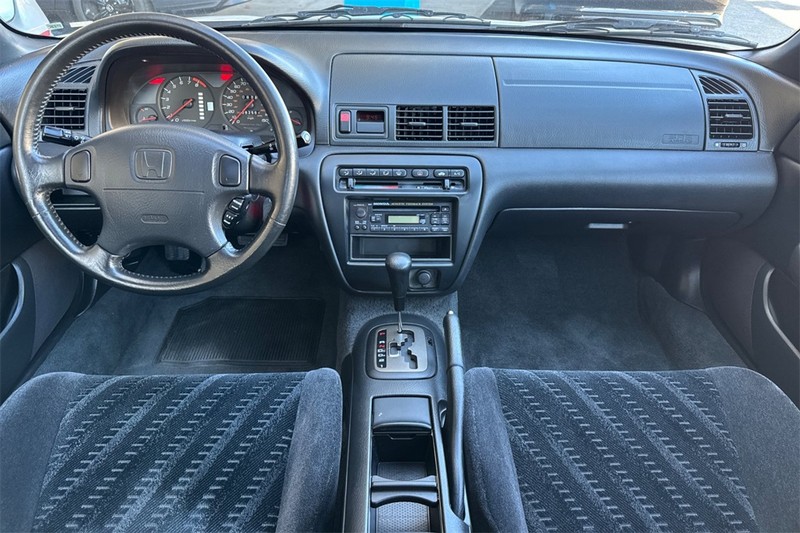 Honda Prelude Vehicle Full-screen Gallery Image 12