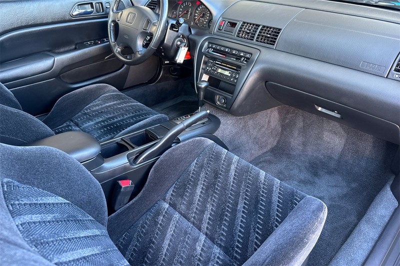 Honda Prelude Vehicle Full-screen Gallery Image 14