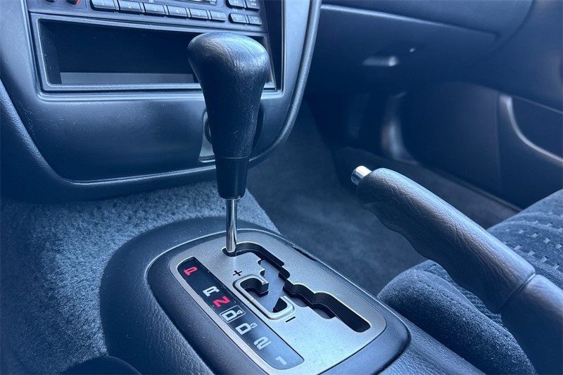 Honda Prelude Vehicle Full-screen Gallery Image 18