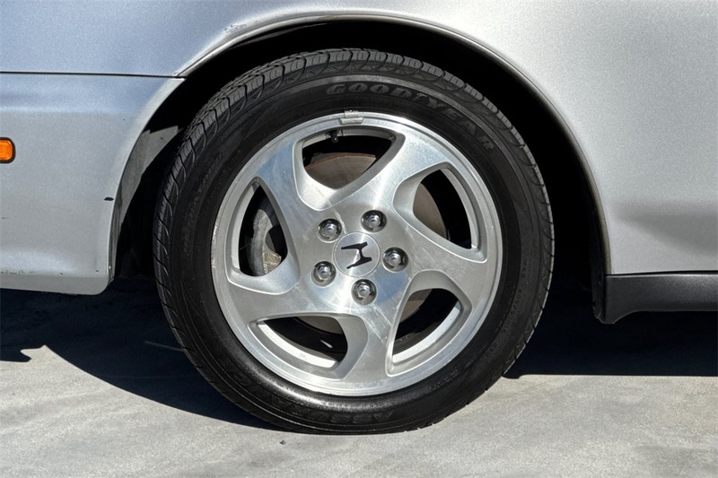 Honda Prelude Vehicle Full-screen Gallery Image 22