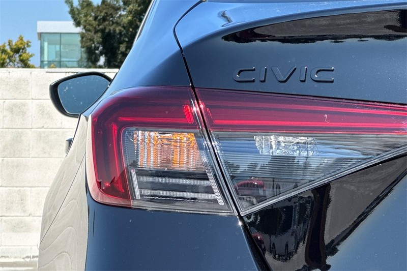 Honda Civic Sedan Hybrid Vehicle Full-screen Gallery Image 05