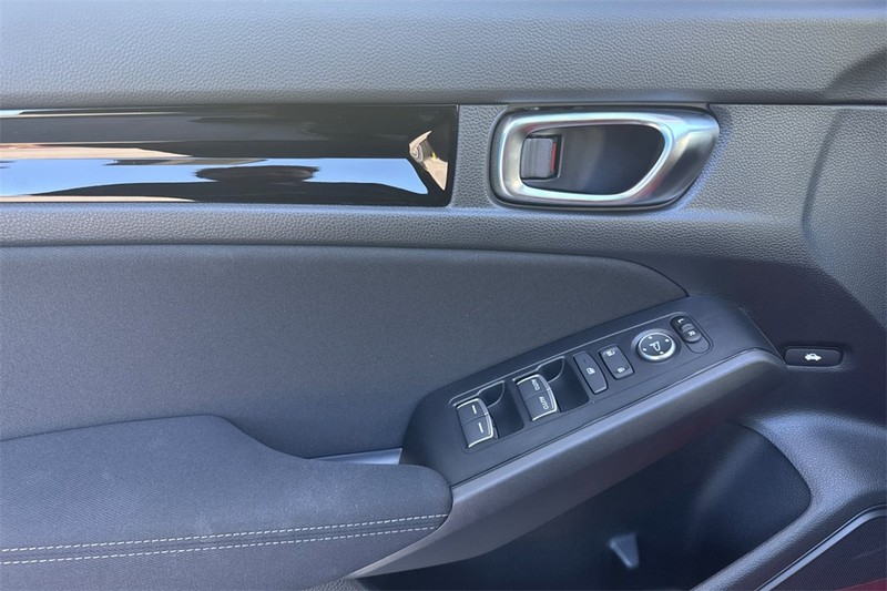 Honda Civic Sedan Hybrid Vehicle Full-screen Gallery Image 07