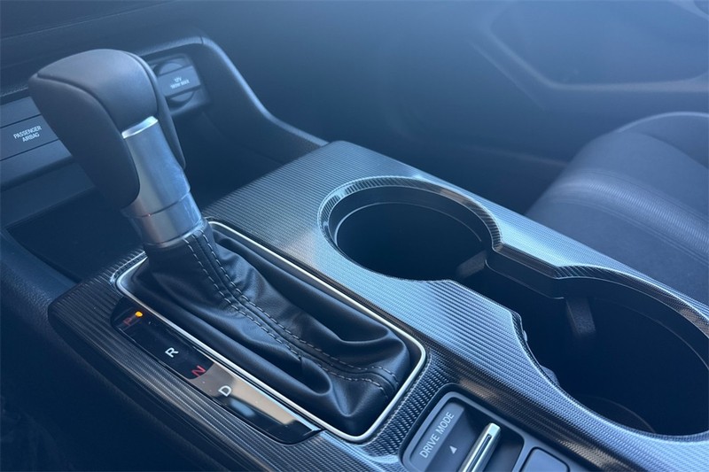 Honda Civic Sedan Hybrid Vehicle Full-screen Gallery Image 16