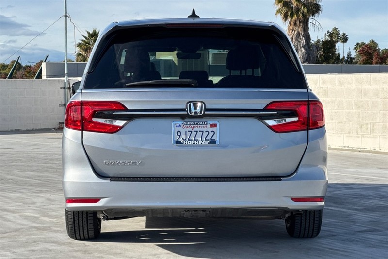 Honda Odyssey Vehicle Full-screen Gallery Image 04