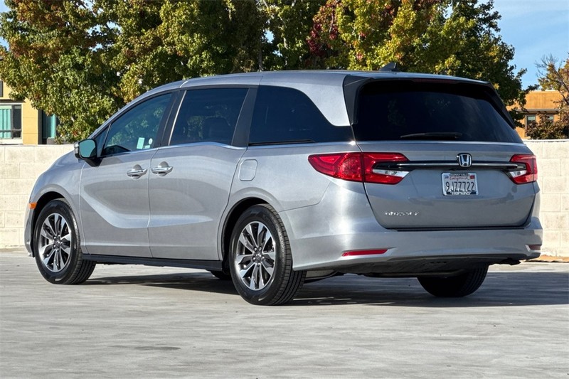 Honda Odyssey Vehicle Full-screen Gallery Image 05