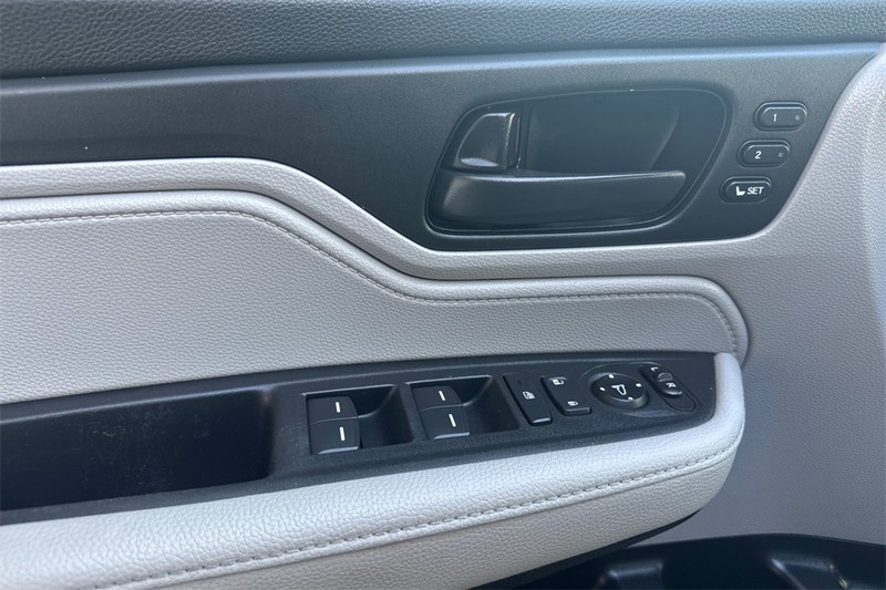 Honda Odyssey Vehicle Full-screen Gallery Image 10