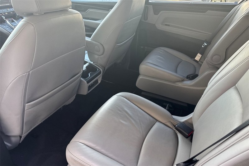 Honda Odyssey Vehicle Full-screen Gallery Image 11