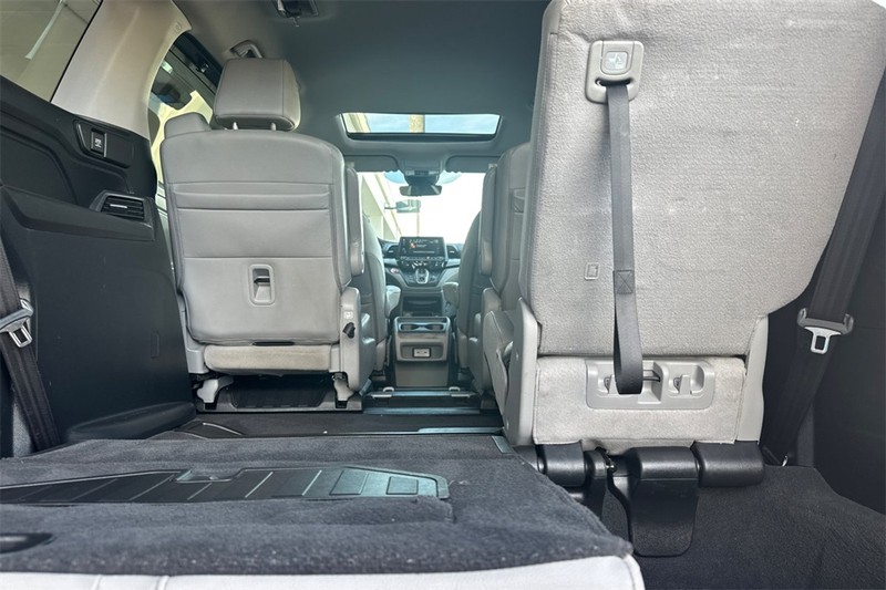 Honda Odyssey Vehicle Full-screen Gallery Image 15