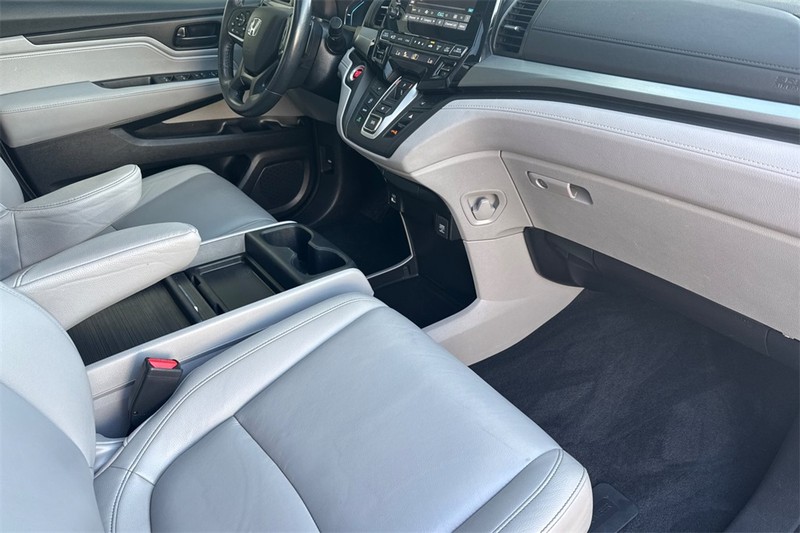 Honda Odyssey Vehicle Full-screen Gallery Image 16