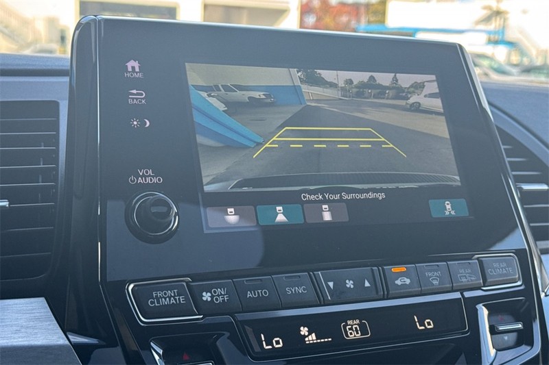 Honda Odyssey Vehicle Full-screen Gallery Image 19