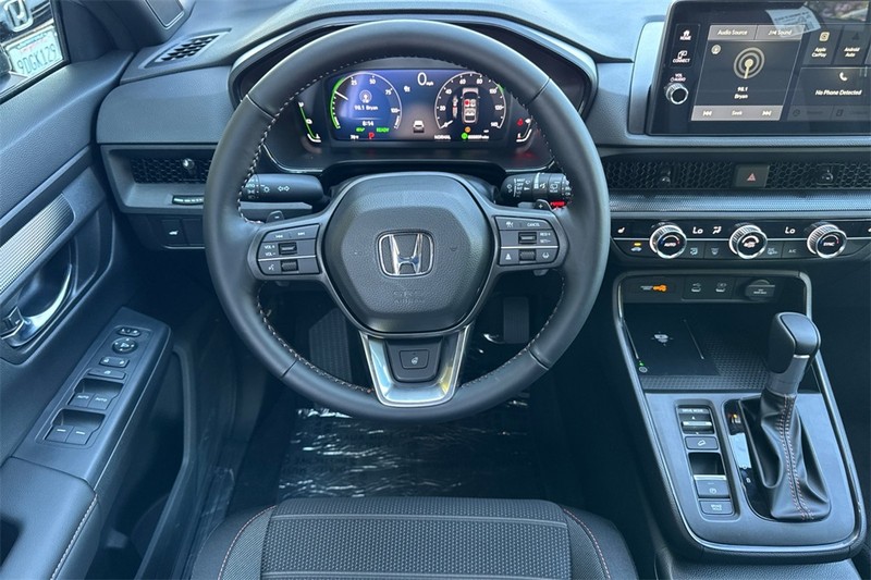 Honda CR-V Hybrid Vehicle Full-screen Gallery Image 11