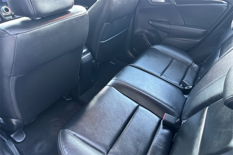 Honda Fit Vehicle Full-screen Gallery Image 11