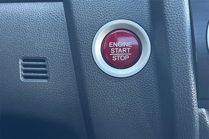 Honda Fit Vehicle Full-screen Gallery Image 21