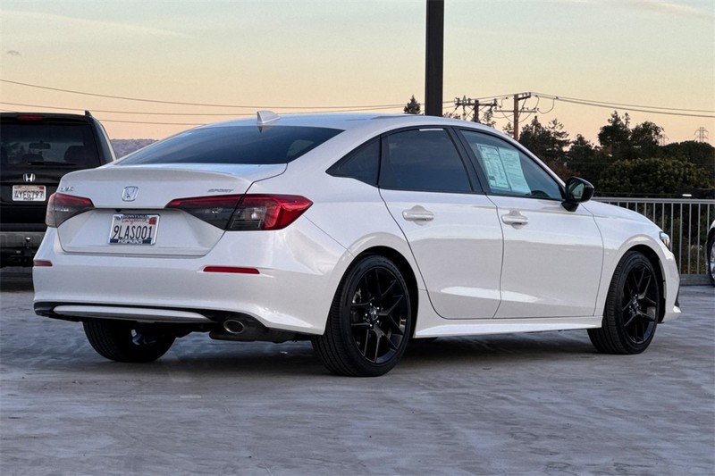 Honda Civic Sedan Vehicle Full-screen Gallery Image 03