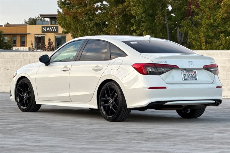 Honda Civic Sedan Vehicle Full-screen Gallery Image 05