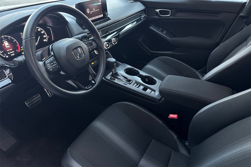 Honda Civic Sedan Vehicle Full-screen Gallery Image 09