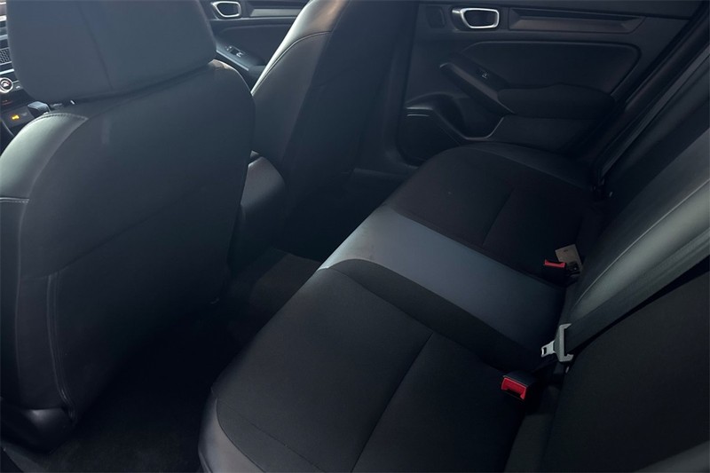 Honda Civic Sedan Vehicle Full-screen Gallery Image 11