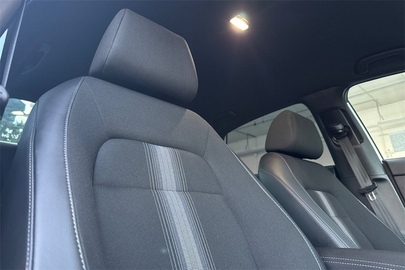 Honda Civic Sedan Vehicle Full-screen Gallery Image 15