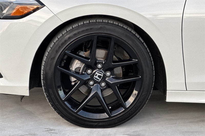 Honda Civic Sedan Vehicle Full-screen Gallery Image 24