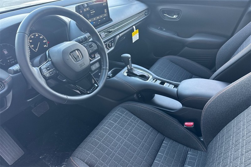 Honda HR-V Vehicle Full-screen Gallery Image 07