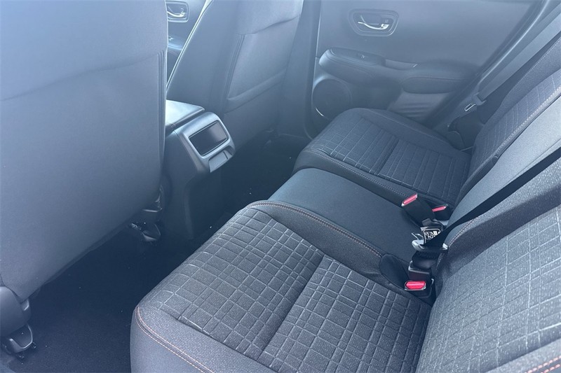 Honda HR-V Vehicle Full-screen Gallery Image 09