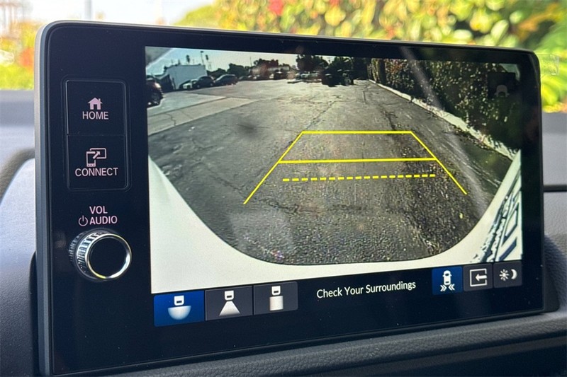 Honda CR-V Hybrid Vehicle Full-screen Gallery Image 16