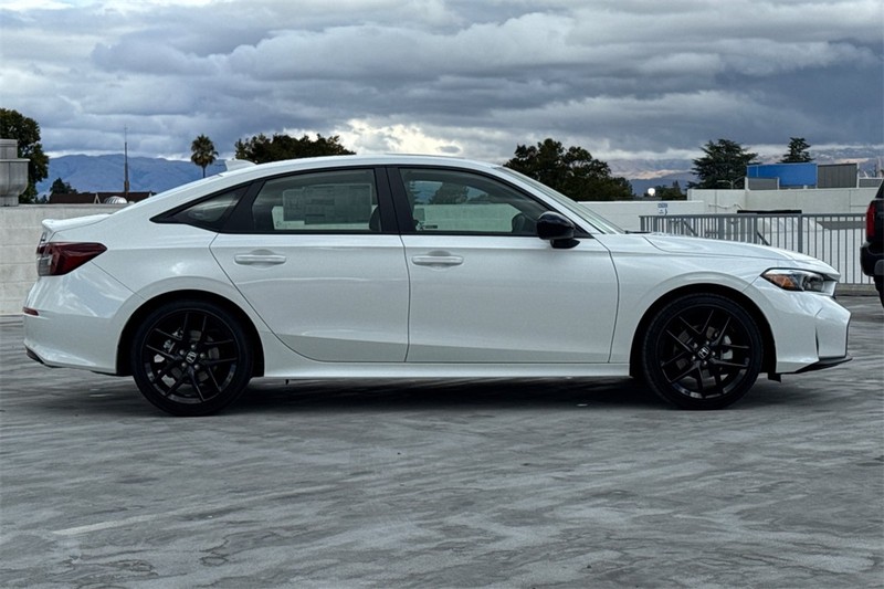 Honda Civic Sedan Hybrid Vehicle Full-screen Gallery Image 03