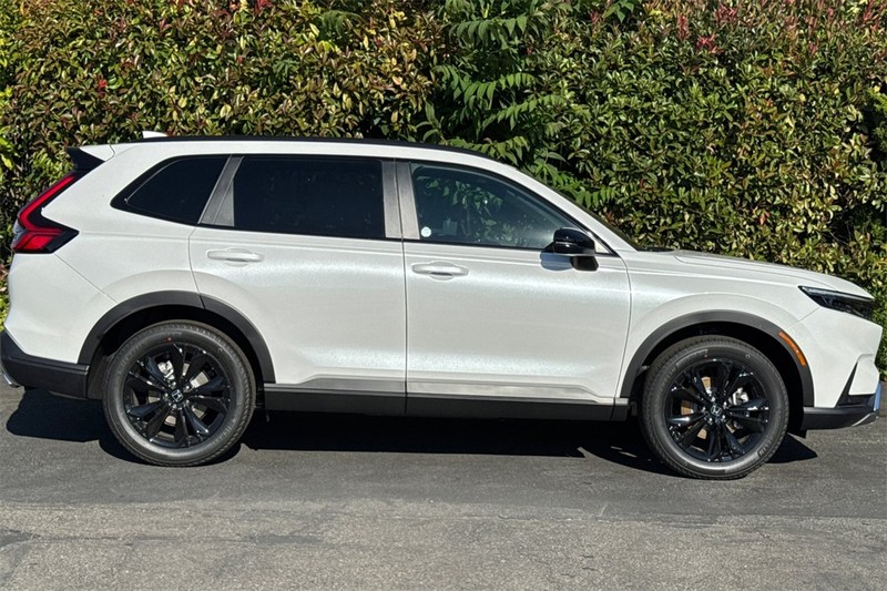 Honda CR-V Hybrid Vehicle Full-screen Gallery Image 03