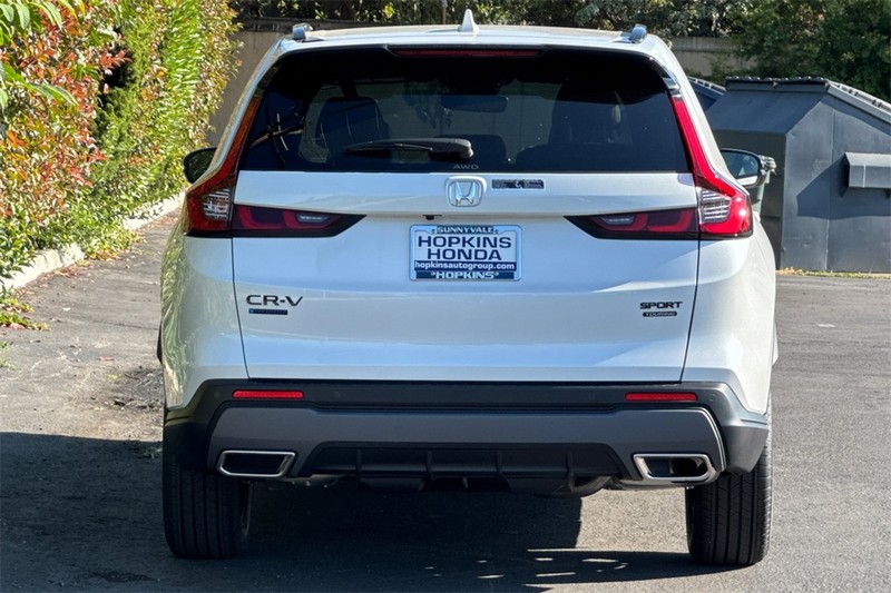 Honda CR-V Hybrid Vehicle Full-screen Gallery Image 05