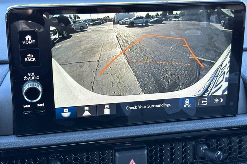 Honda CR-V Hybrid Vehicle Full-screen Gallery Image 17