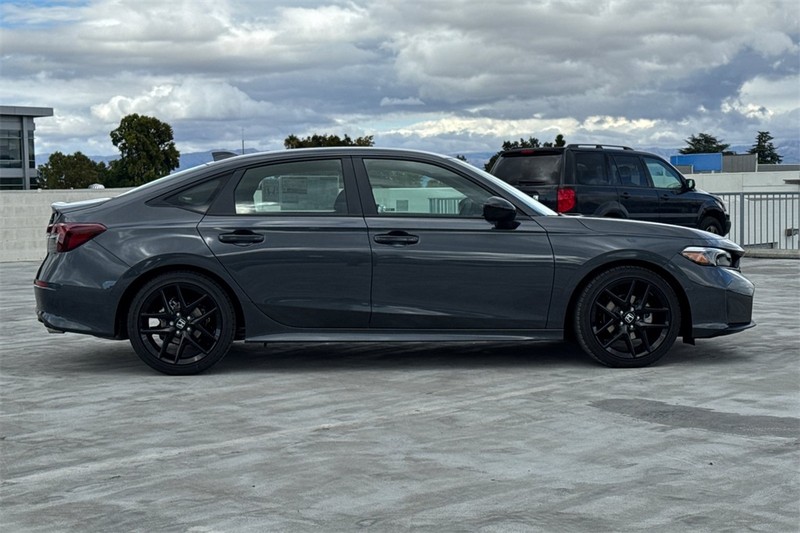 Honda Civic Sedan Vehicle Full-screen Gallery Image 03