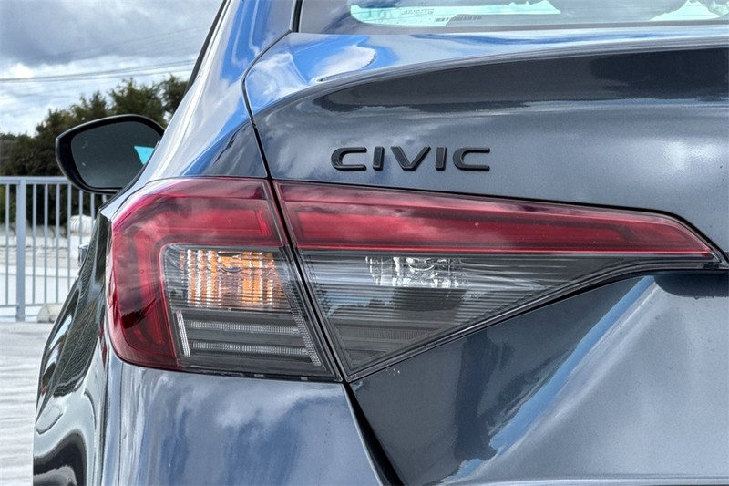 Honda Civic Sedan Vehicle Full-screen Gallery Image 06