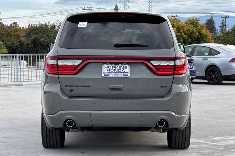 Dodge Durango Vehicle Full-screen Gallery Image 04