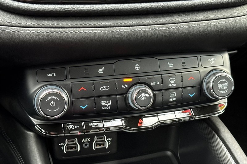 Dodge Durango Vehicle Full-screen Gallery Image 19