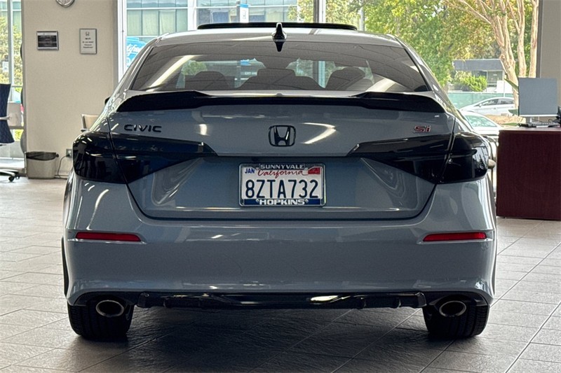 Honda Civic Si Vehicle Full-screen Gallery Image 04