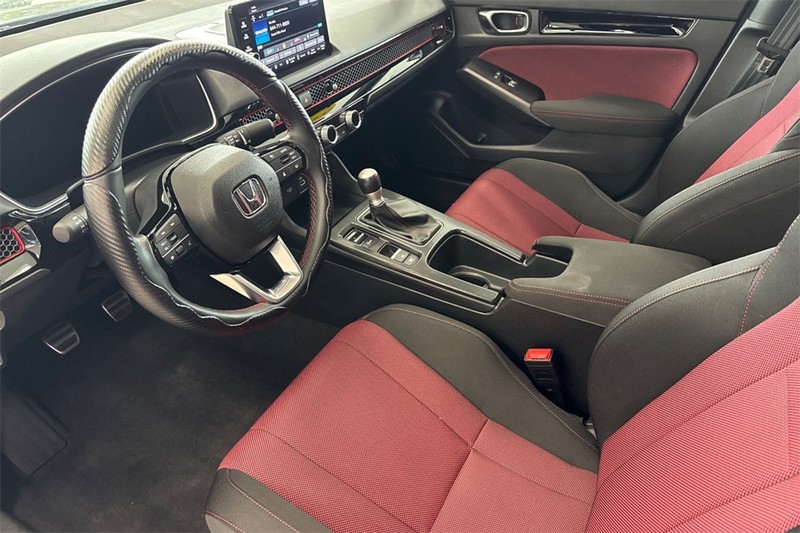 Honda Civic Si Vehicle Full-screen Gallery Image 09