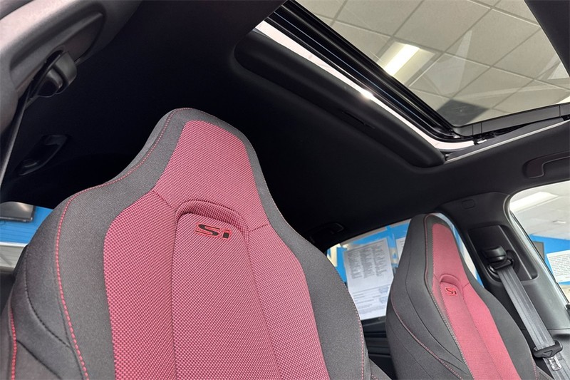 Honda Civic Si Vehicle Full-screen Gallery Image 15