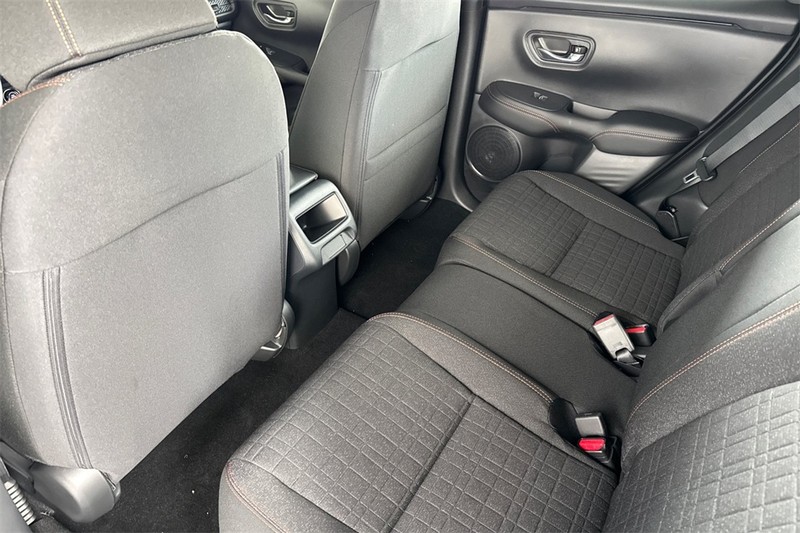 Honda HR-V Vehicle Full-screen Gallery Image 09