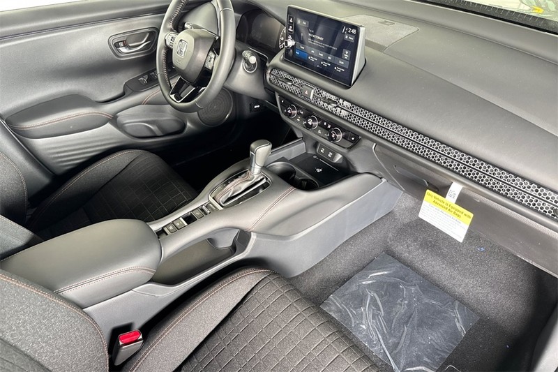 Honda HR-V Vehicle Full-screen Gallery Image 12