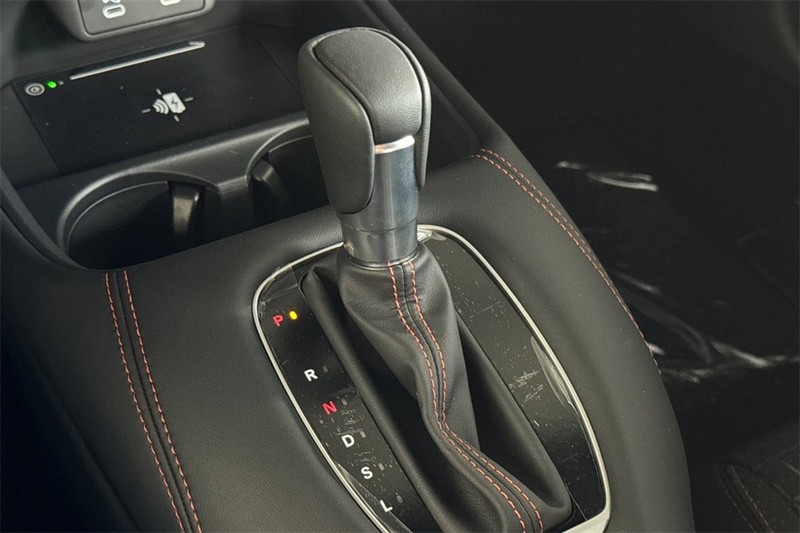 Honda HR-V Vehicle Full-screen Gallery Image 17