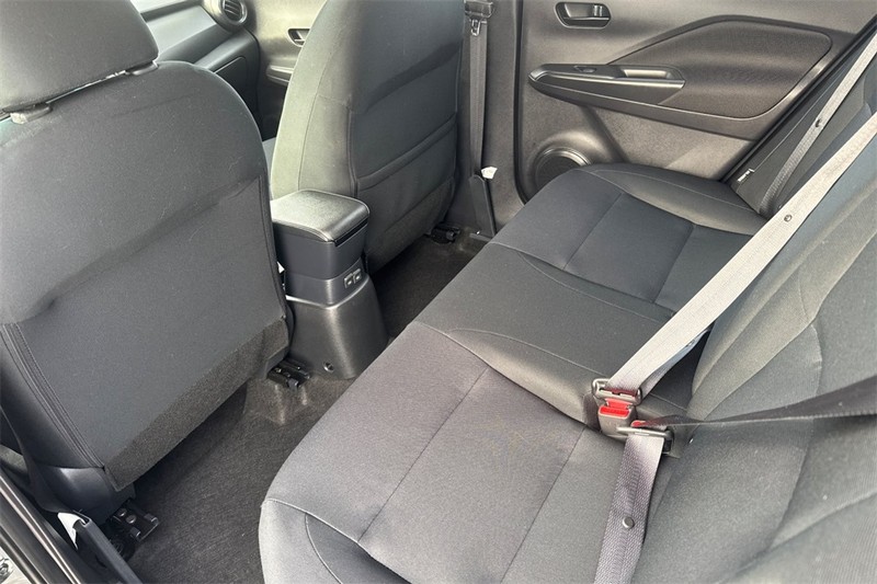 Nissan Kicks Vehicle Full-screen Gallery Image 11