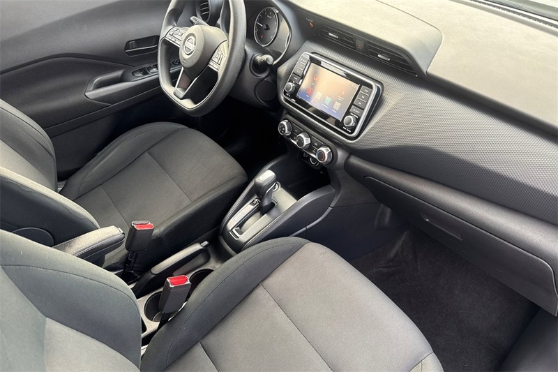 Nissan Kicks Vehicle Full-screen Gallery Image 14