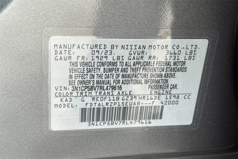 Nissan Kicks Vehicle Full-screen Gallery Image 26