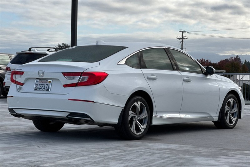 Honda Accord Sedan Vehicle Full-screen Gallery Image 03